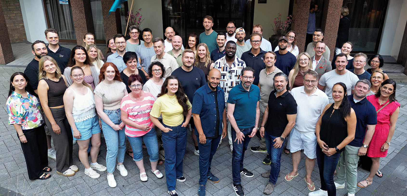 Gruppenfoto der Mitarbeiter von Die Netzwerkpartner
